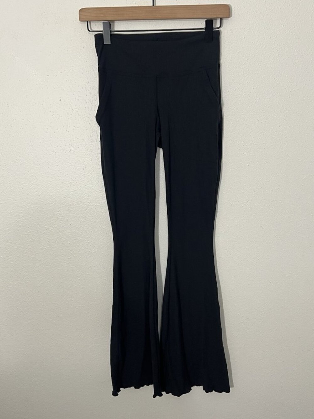Outdoor Voices Womens Pants Superform Rib Flare Yoga Black Size XS Pockets
